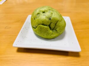 セブンイレブンの濃いお抹茶もこ