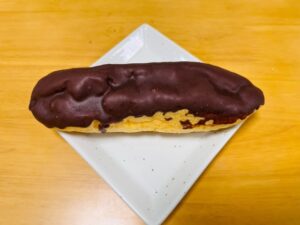 ローソンの濃厚たまごのカスタードエクレア